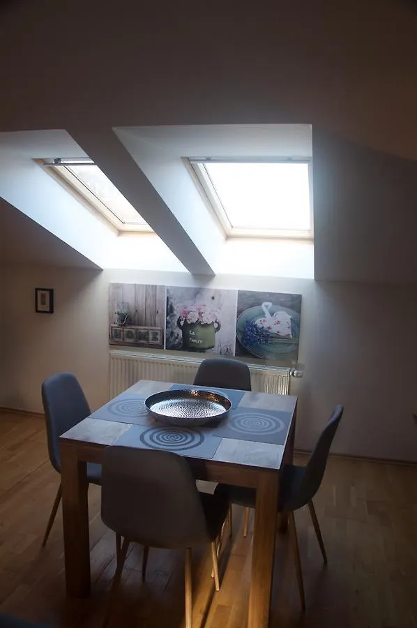 Amazing Angie'S Apartment 프라하
