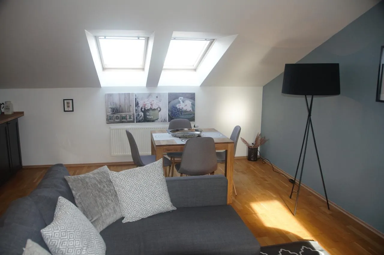 Amazing Angie'S Apartment 프라하